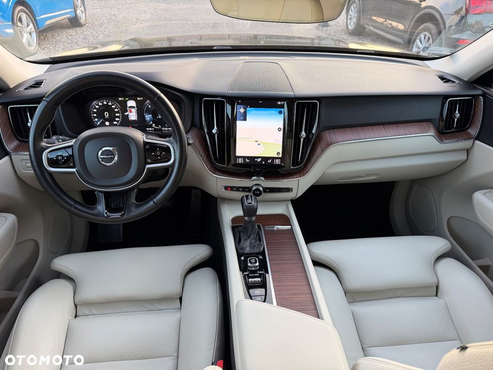 Volvo XC 60 D4 Momentum Pro - 16
