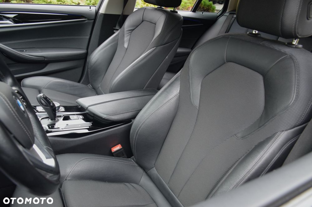 BMW Seria 5 520d xDrive Sport Line sport - 26
