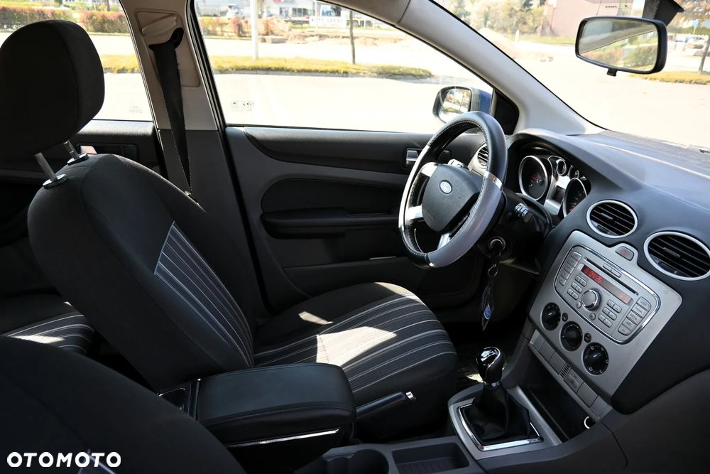 Ford Focus - 10