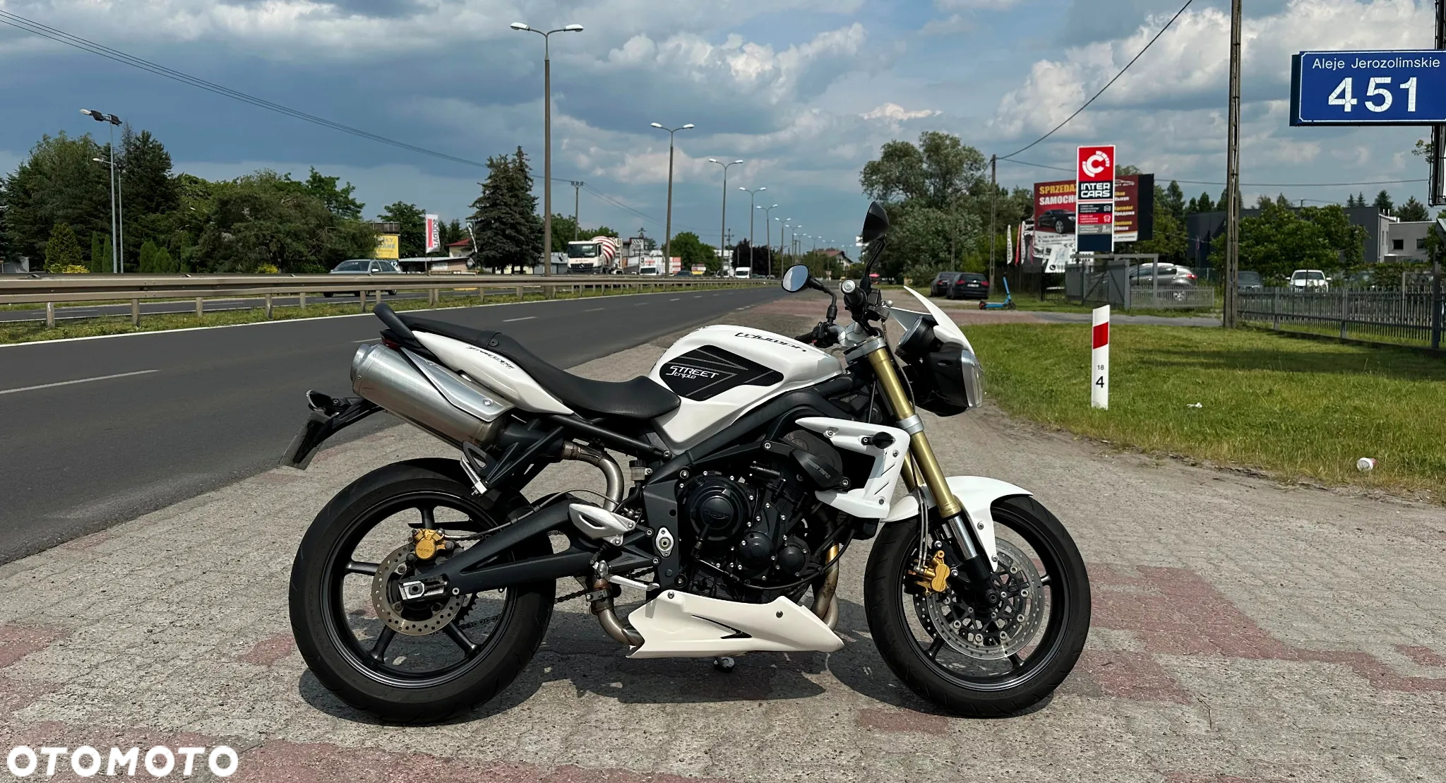 Triumph Street Triple - 12