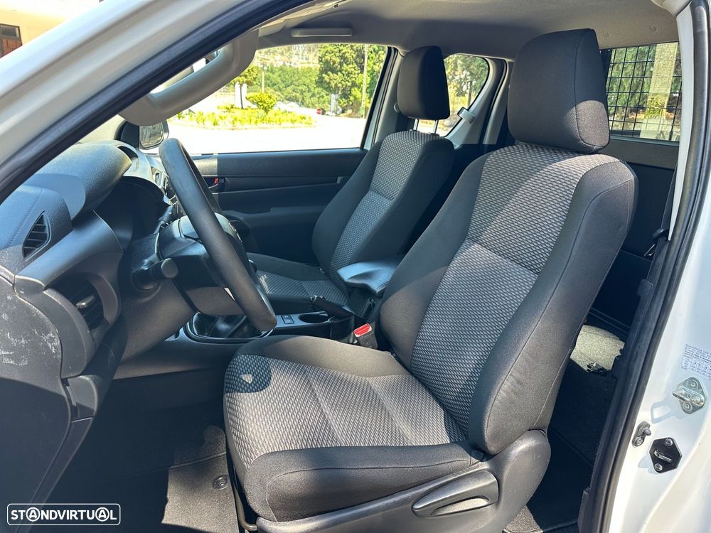 Toyota Hilux - 5