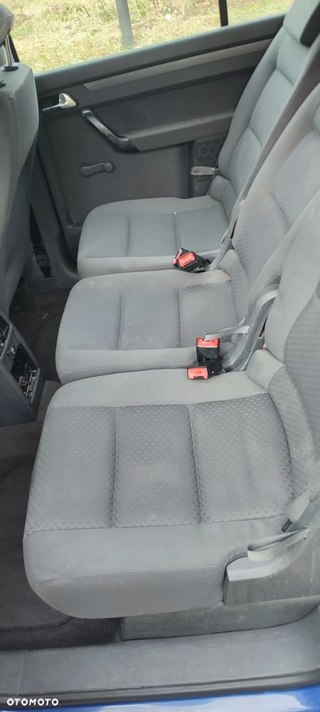 Volkswagen Touran - 5