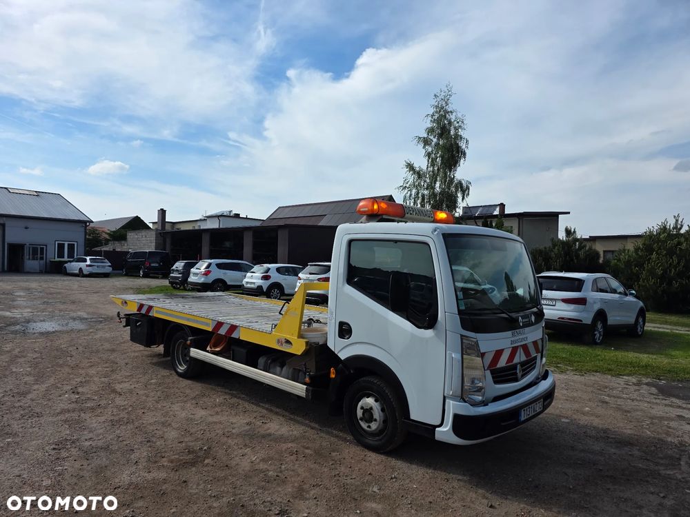 Renault Maxity - 11