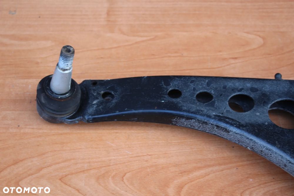 WAHACZ LEWY PRZEDNI PRZÓD OPEL INSIGNIA B ORYGINAŁ 84198832 - 2