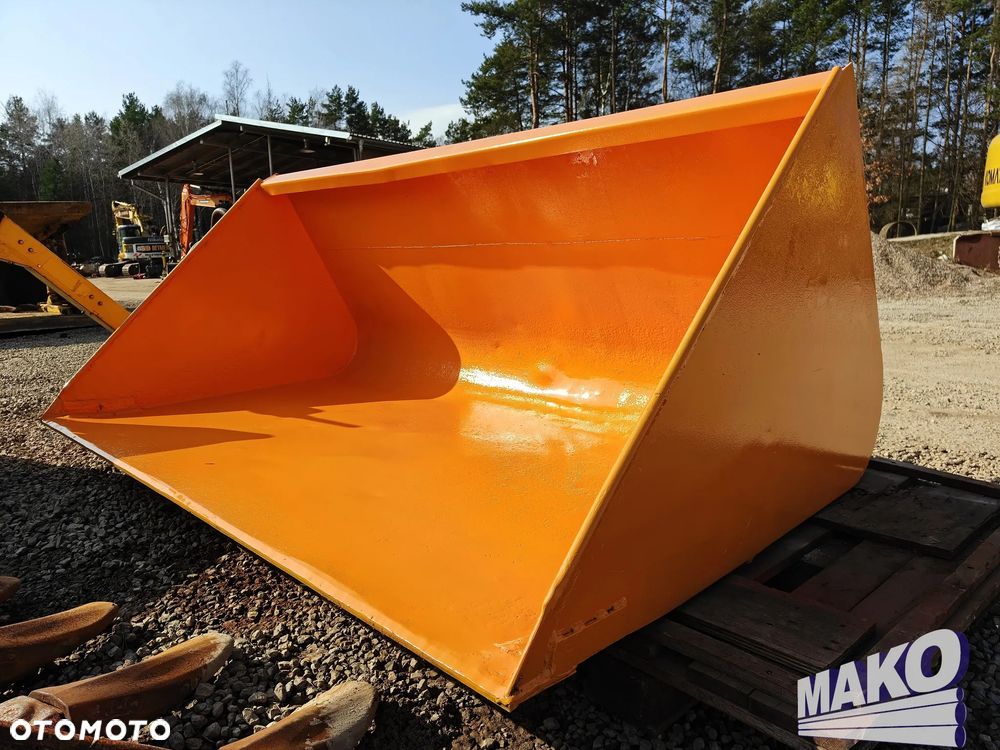 Łyżka 240cm do ładowarki teleskopowej CAT 2,5m³ - 1