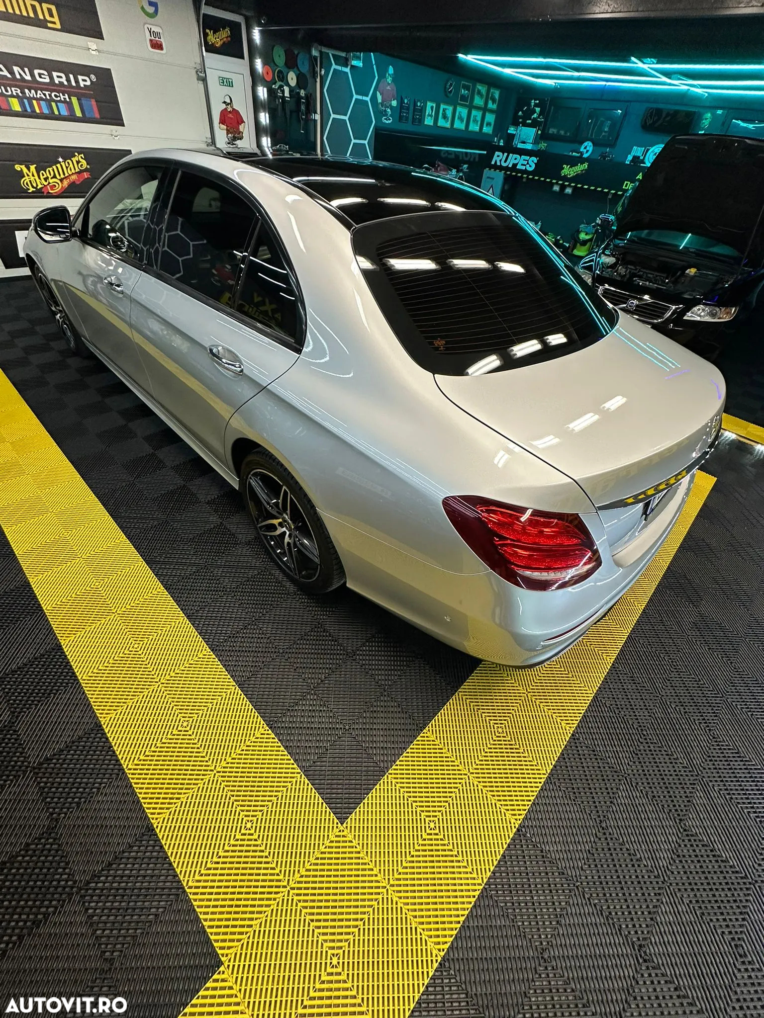Mercedes-Benz E 350 d Aut. - 12