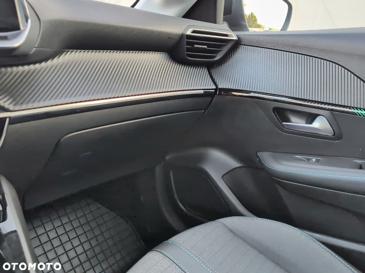 Peugeot 208 1.2 PureTech Allure Pack S&S EAT8 - 29
