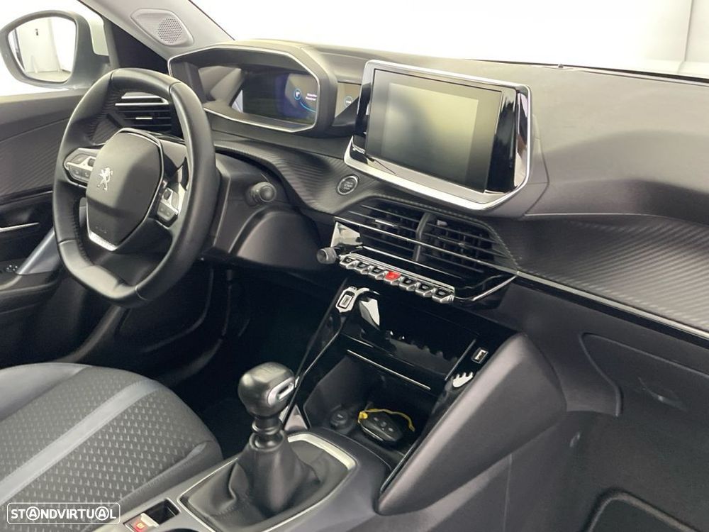 Peugeot 2008 1.2 PureTech Allure - 22