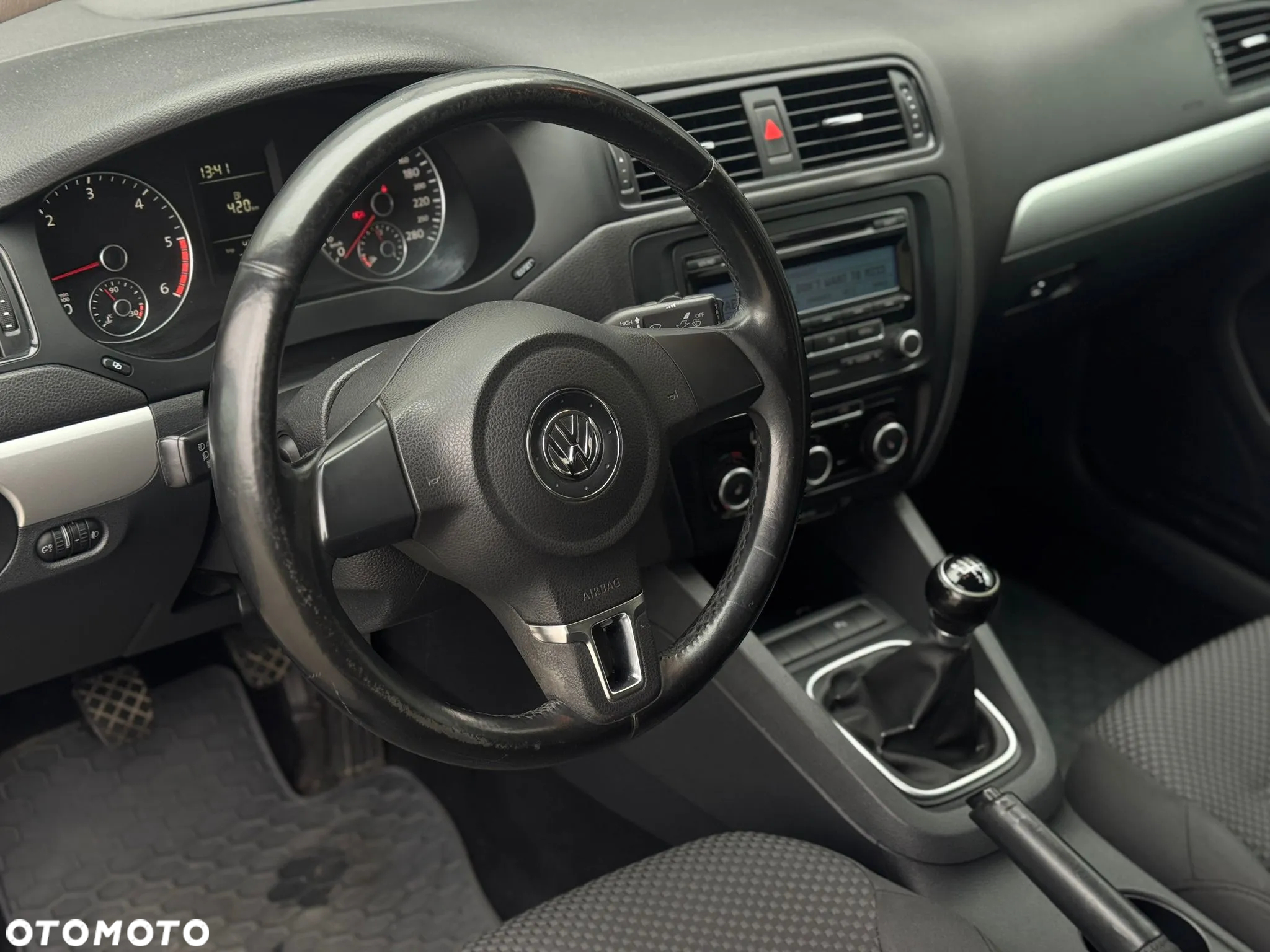 Volkswagen Jetta 1.6 TDI Comfortline - 32