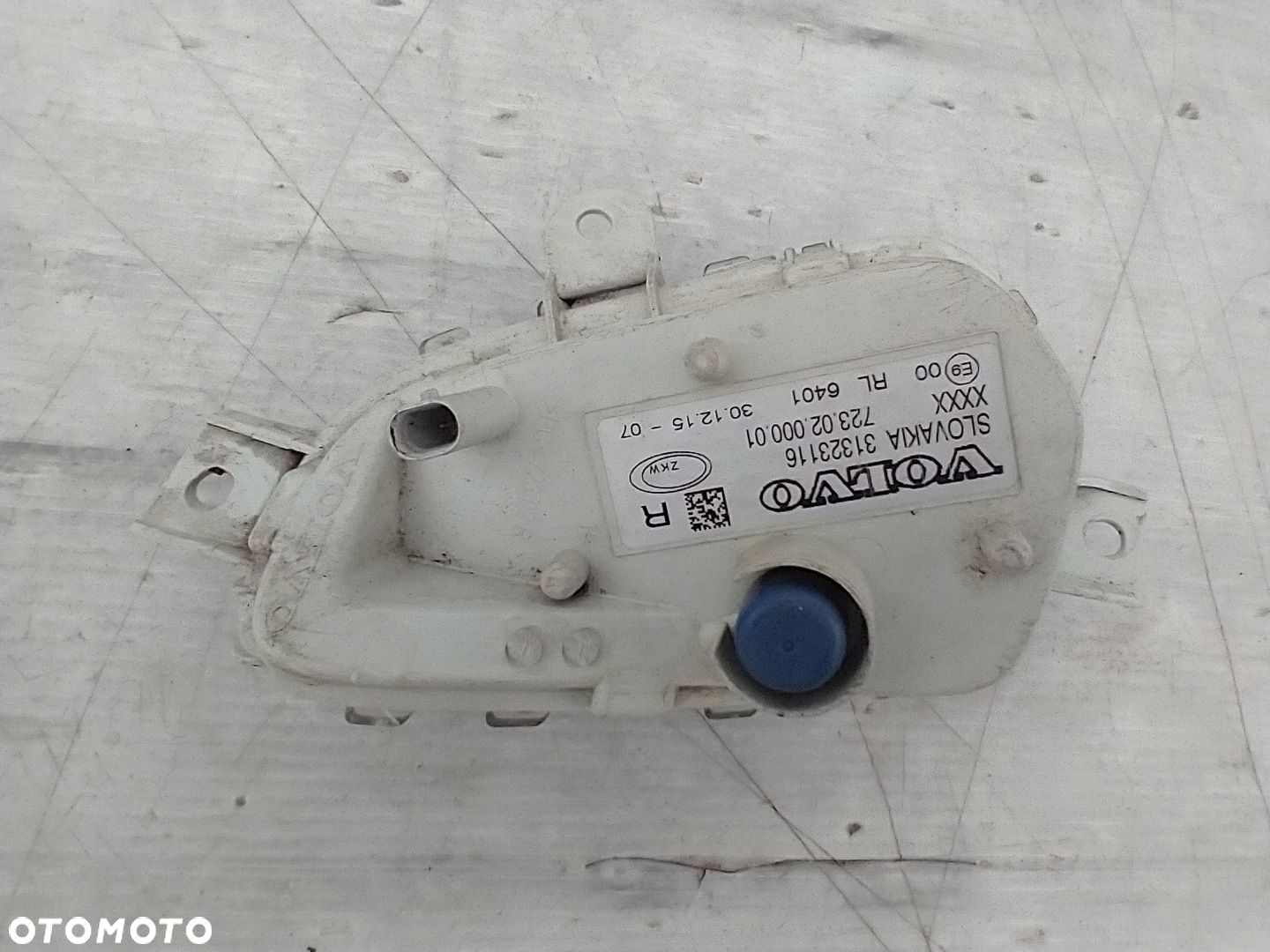 VOLVO V40 II HALOGEN PRAWY 31323116 - 6