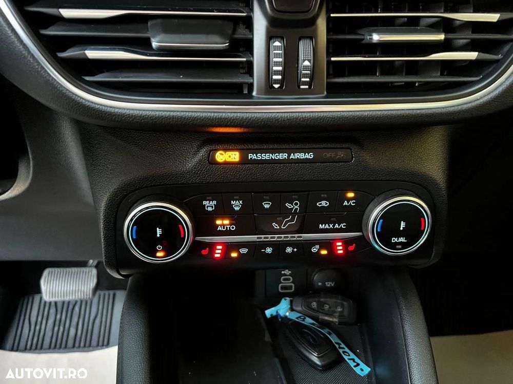 Ford Kuga 2.5 Duratec FHEV AWD Titanium - 34