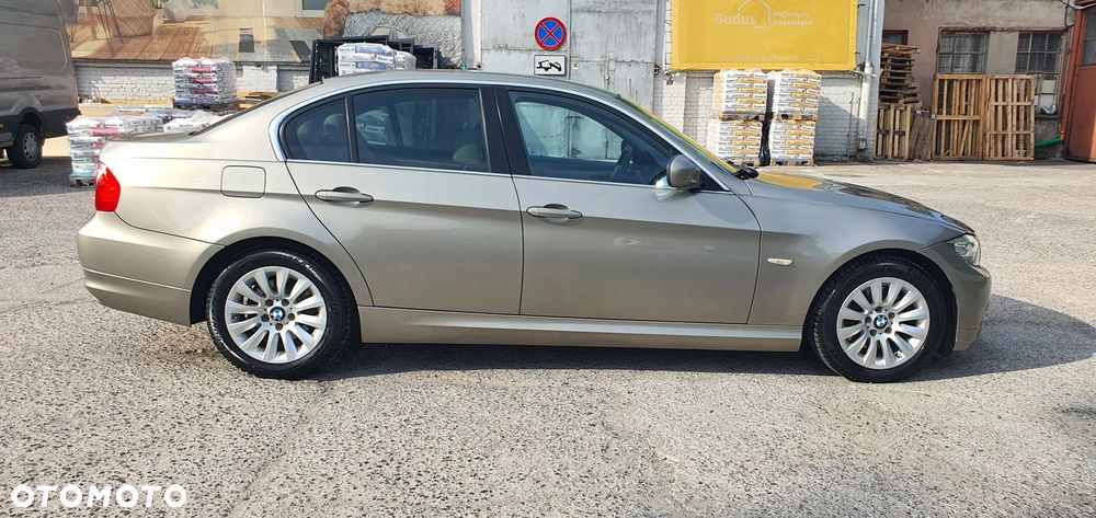 BMW Seria 3 325i Edition Exclusive - 6