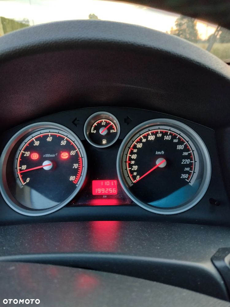 Opel Astra GTC 1.6 Turbo Edition - 8