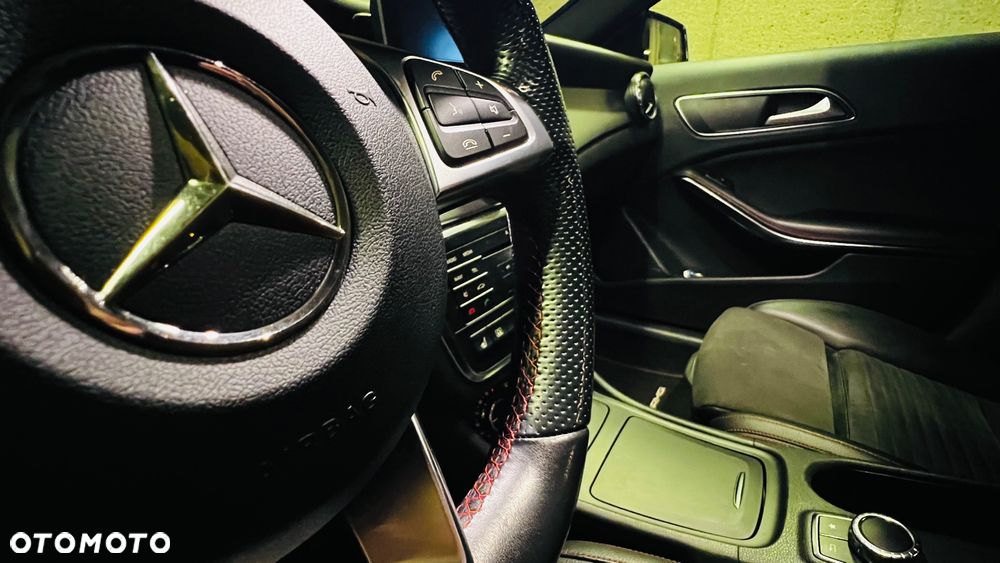 Mercedes-Benz GLA 250 4-Matic AMG Line - 2