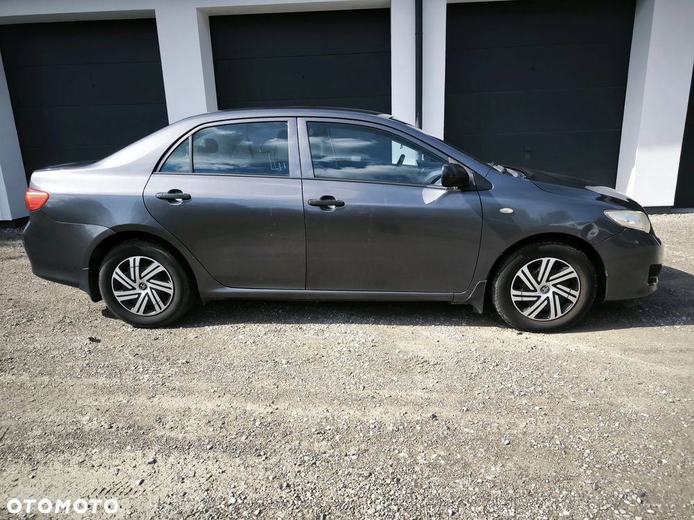 Toyota Corolla - 4