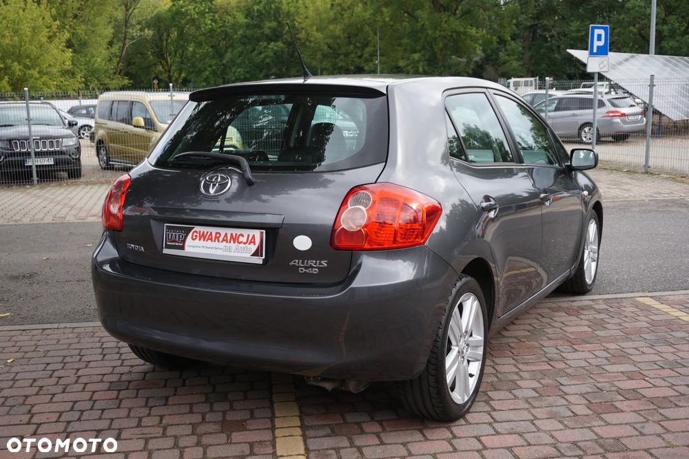 Toyota Auris 2.2 D-4D D-CAT - 3