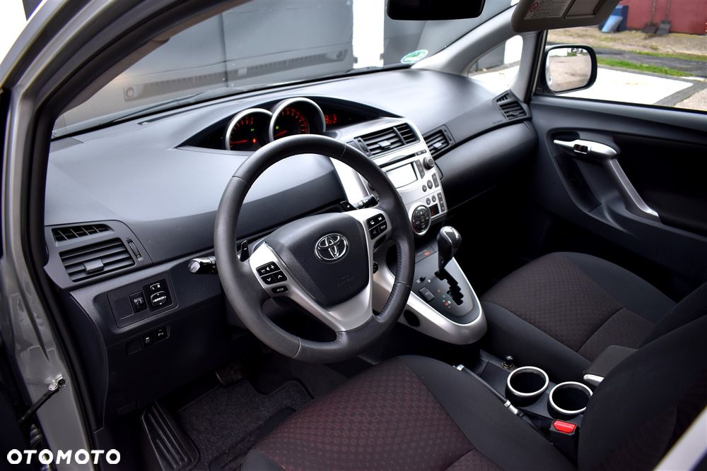 Toyota Verso 1.8 Multidrive Edition - 8