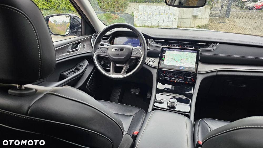 Jeep Grand Cherokee - 29