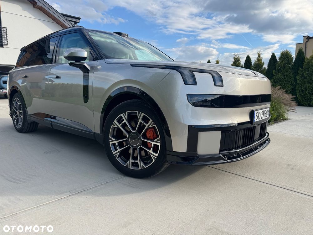 Lynk & Co 900 - 9