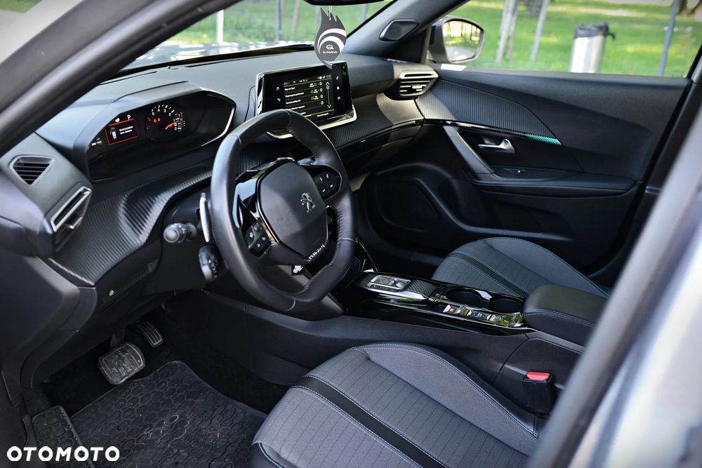 Peugeot 2008 - 8
