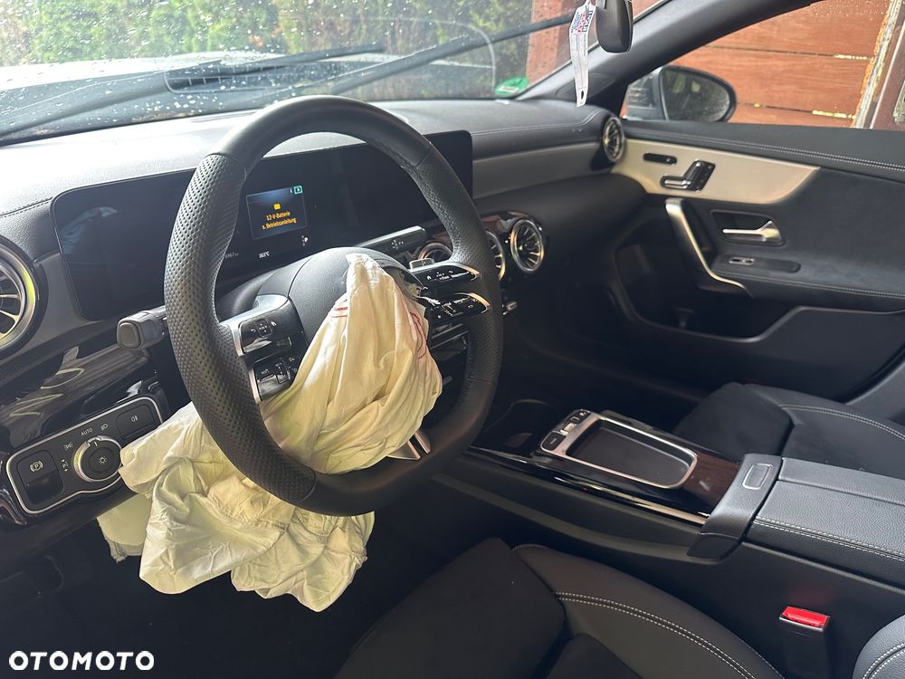 Mercedes-Benz CLA 220 d AMG Line 8G-DCT - 18
