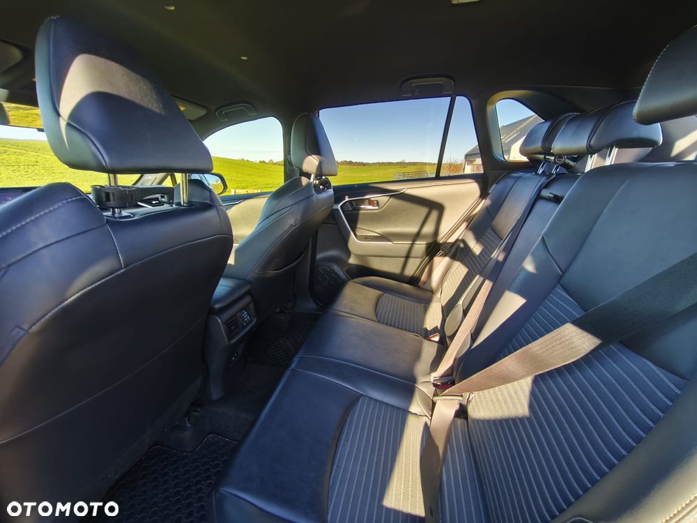 Toyota RAV4 2.5 Hybrid Black Edition by JBL 4x4 - 17