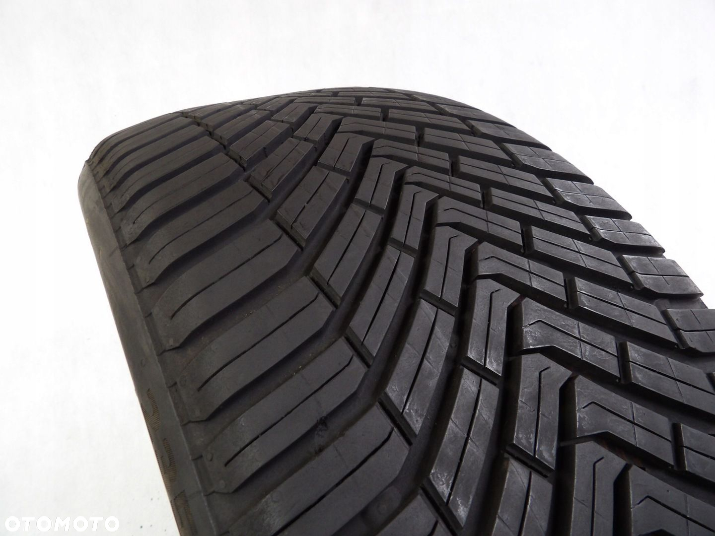 1X opona 235/40R19 CONTINENTAL ALLSEASONCONTACT - 2