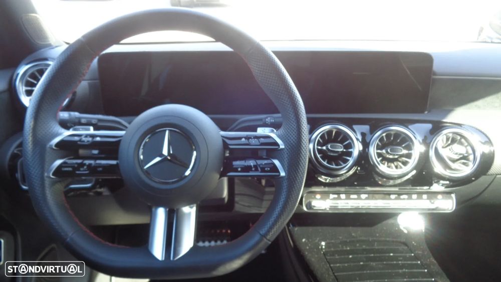 Mercedes-Benz A 250 e AMG Line - 3