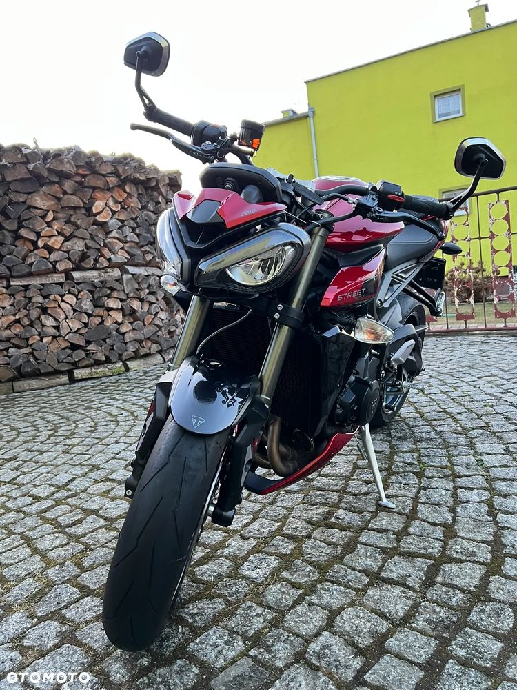 Triumph Street Triple - 10
