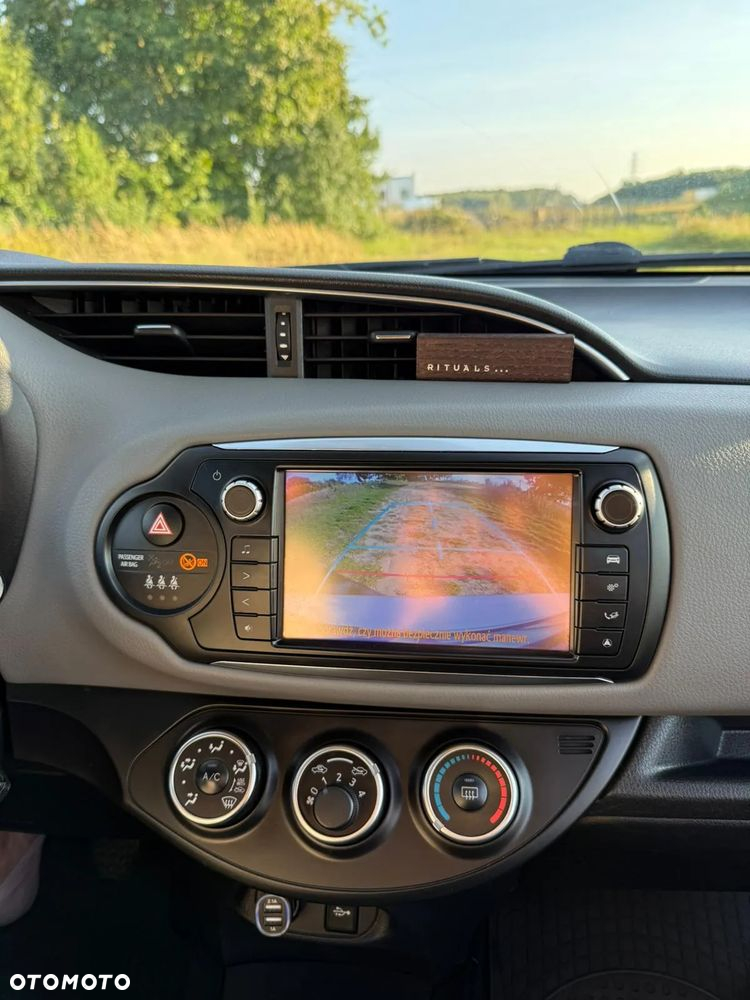 Toyota Yaris 1.33 Premium - 5