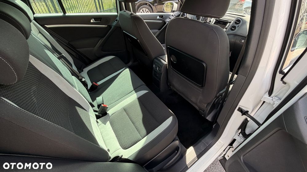 Volkswagen Tiguan - 12