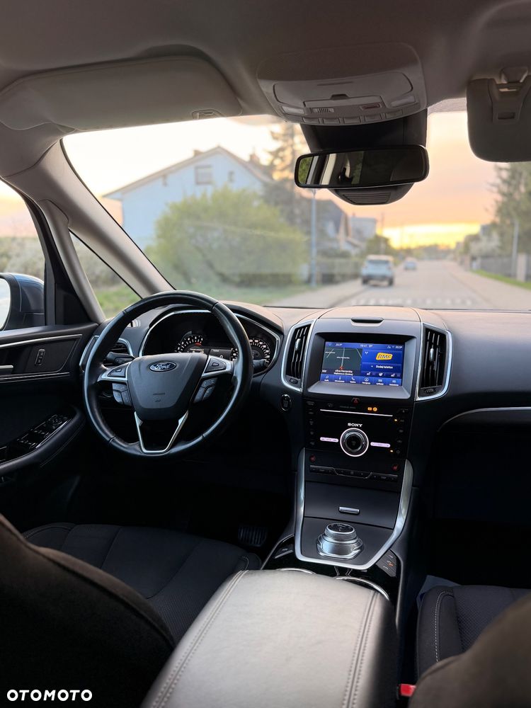 Ford S-Max 2.0 EcoBlue Titanium - 24