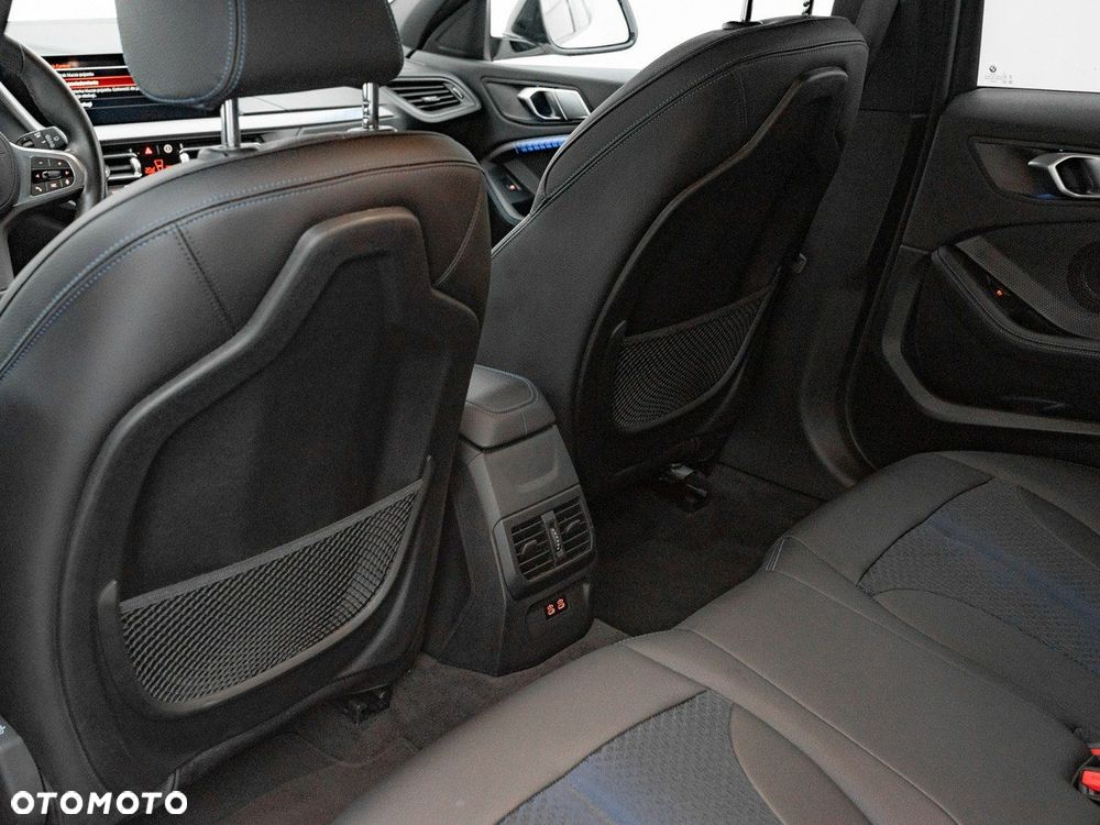 BMW Seria 1 118i M Sport - 24