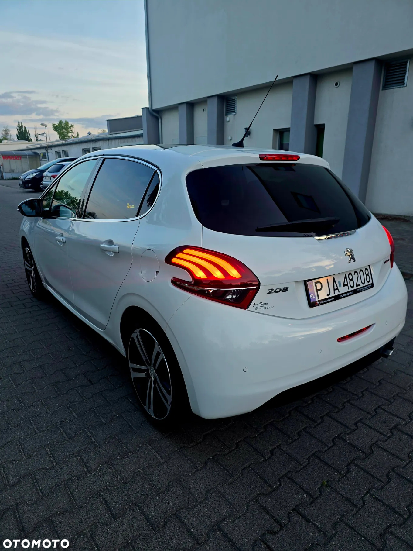 Peugeot 208 PureTech 110 Stop & Start EAT6 Allure - 6