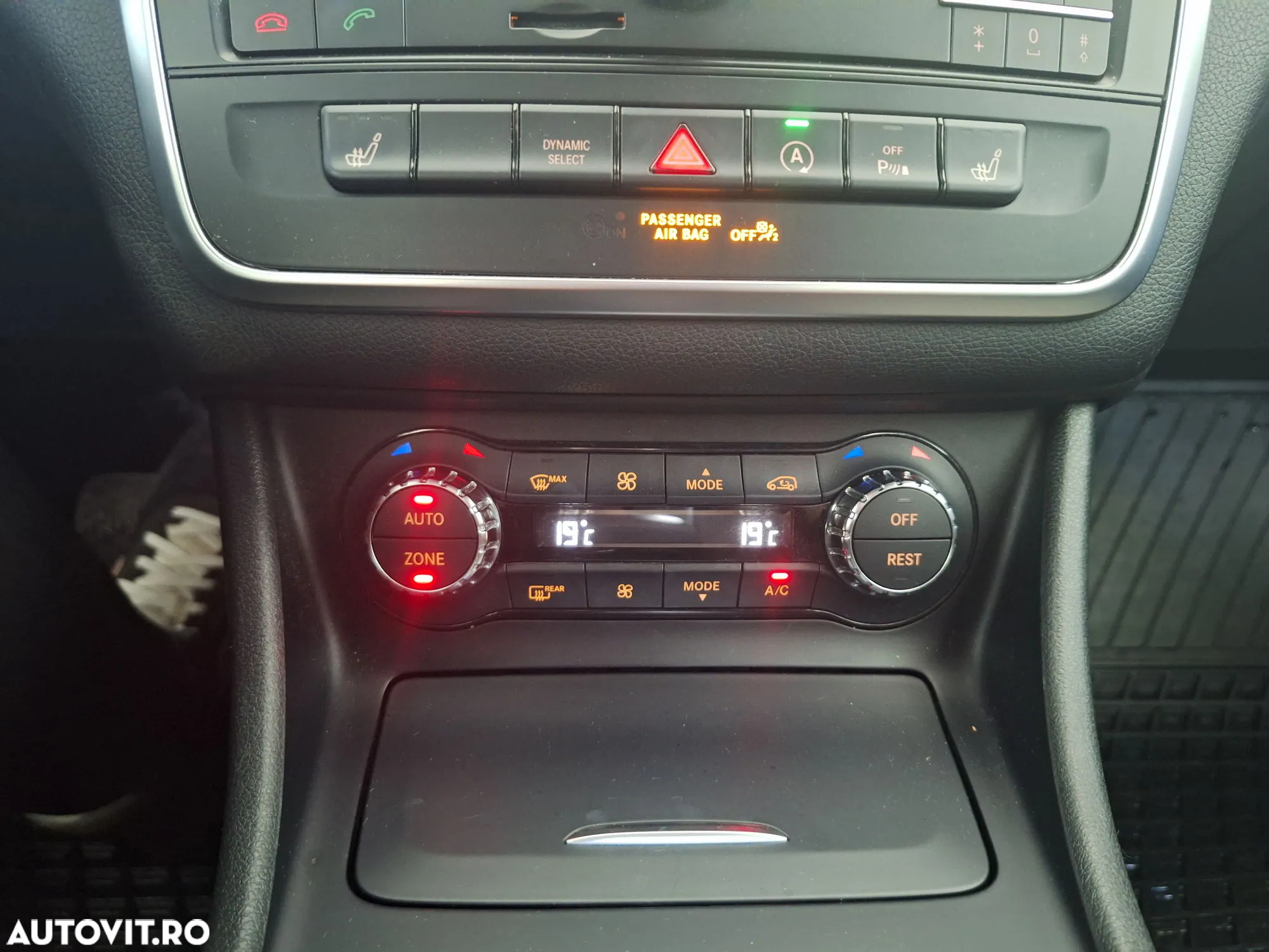 Mercedes-Benz GLA - 16