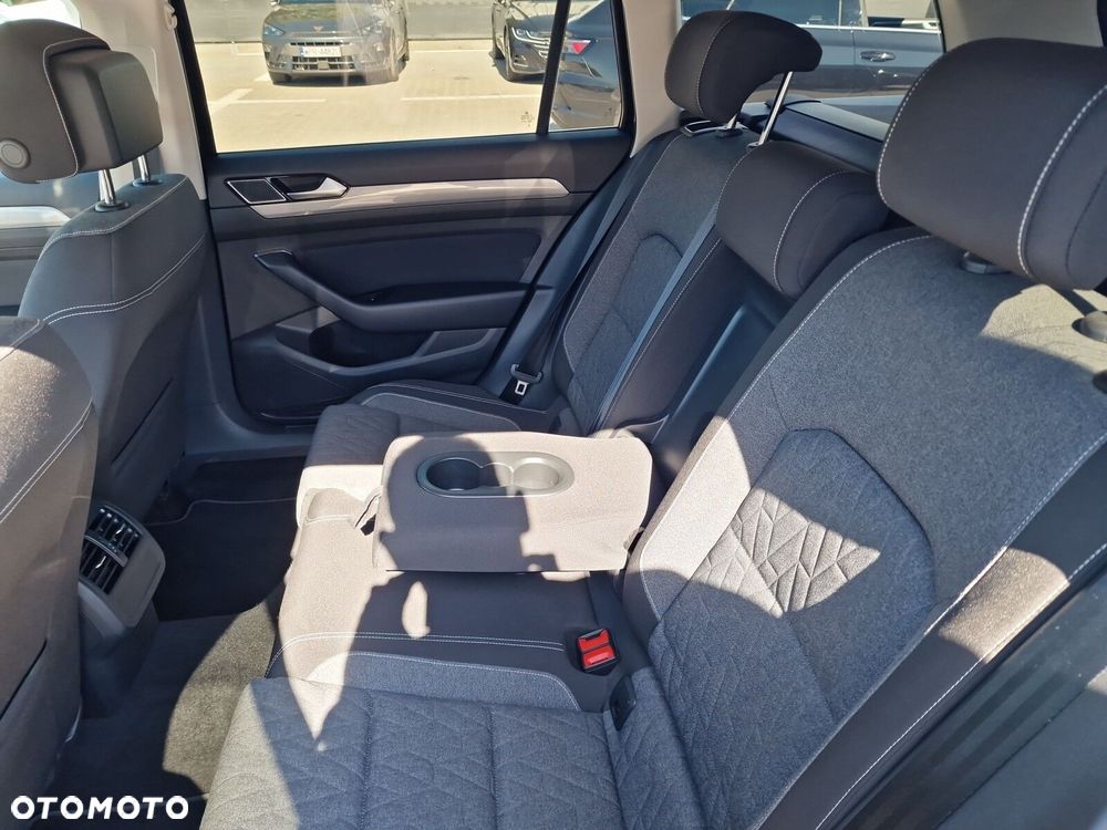 Volkswagen Passat - 23