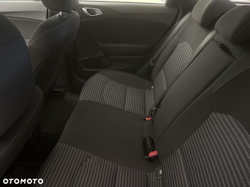 Kia Ceed 1.5 T-GDI M - 22