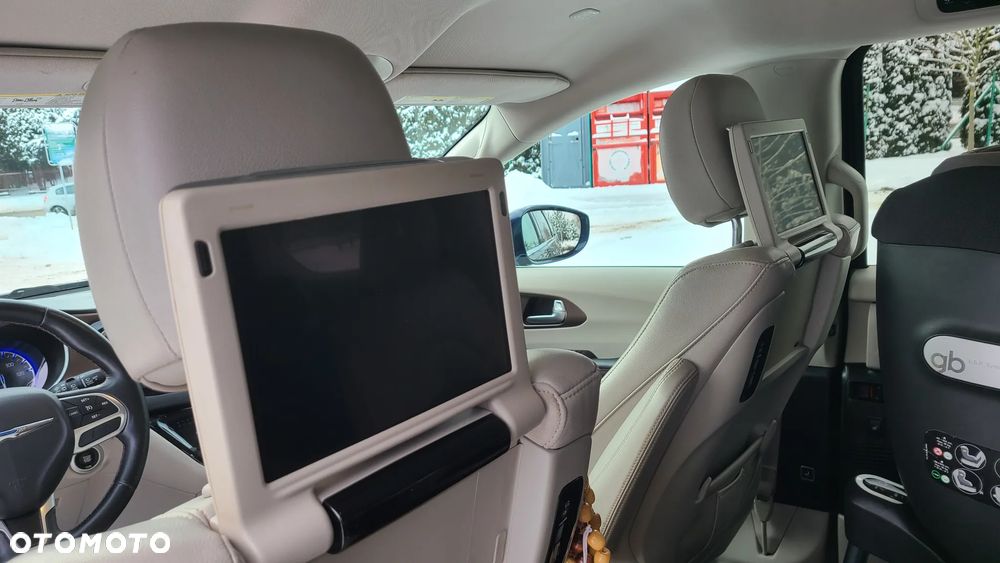 Chrysler Pacifica - 26