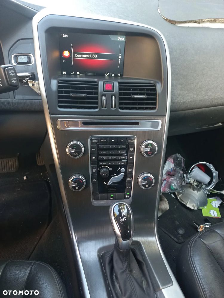 Volvo XC 60 D4 Geartronic Momentum - 9