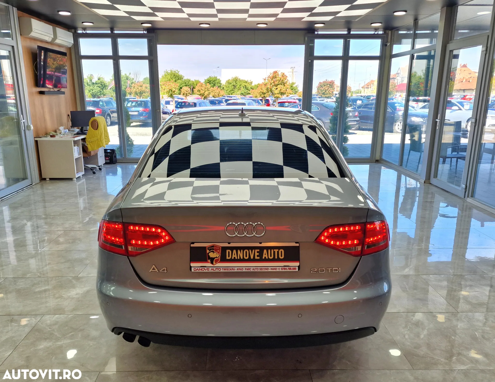 Audi A4 2.0 TDI B8 - 10