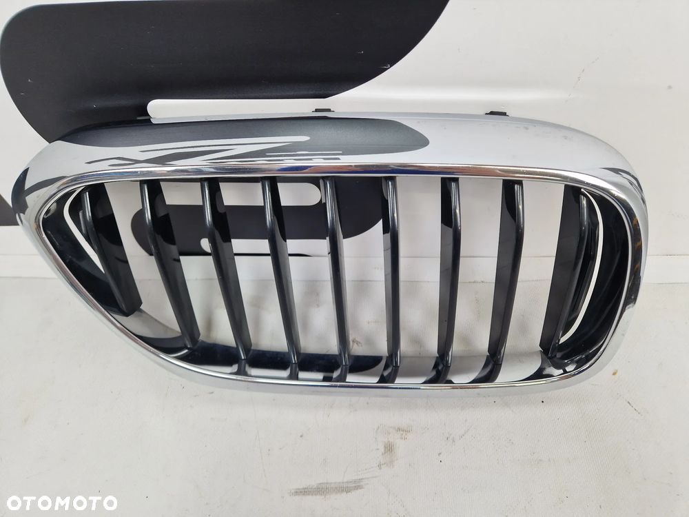 Grill atrapa nerka prawa BMW G30 G31 - 2