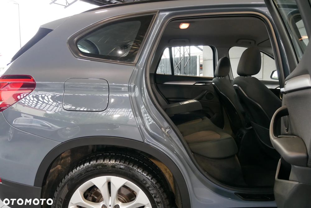 BMW X1 sDrive18i Business Edition - 11