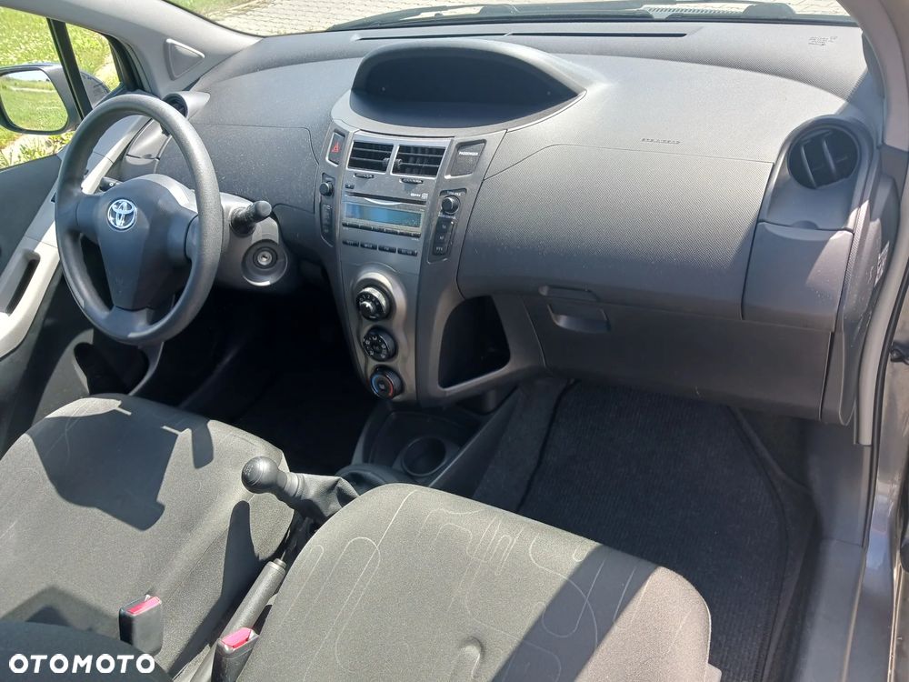 Toyota Yaris 1.0 Terra A/C - 8