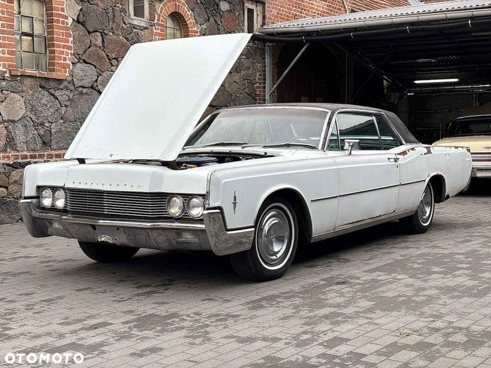 Lincoln Continental - 17