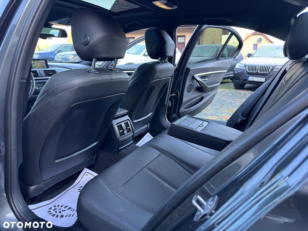 BMW Seria 3 330i GPF xDrive M Sport - 24