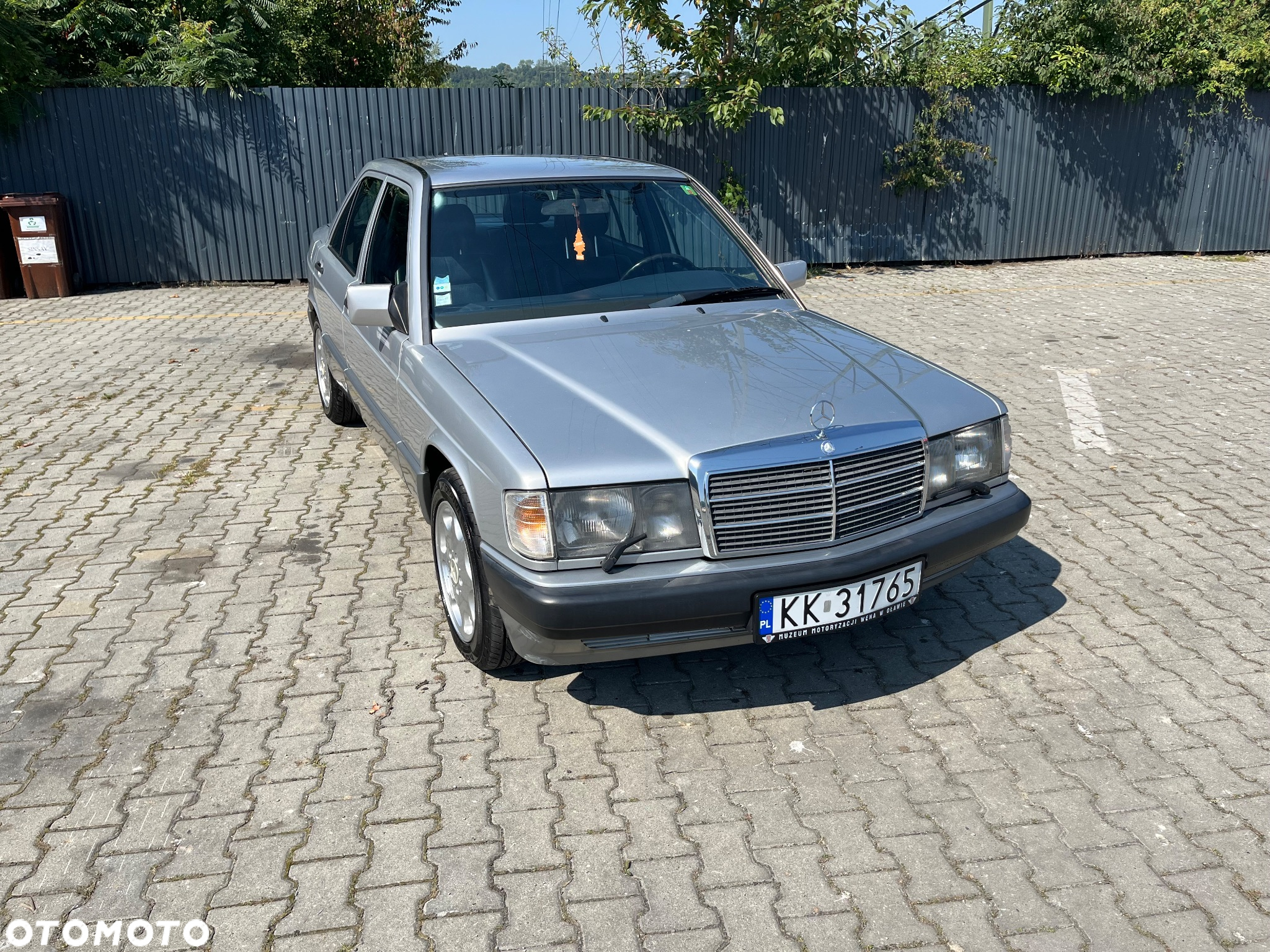 Mercedes-Benz W201 (190) - 3