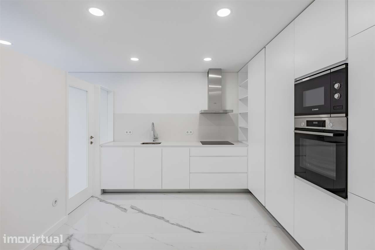 T3 Avenida da Boavista | T3 Garagem e Varanda Lordelo do Ouro Porto - Grande imagem: 4/35
