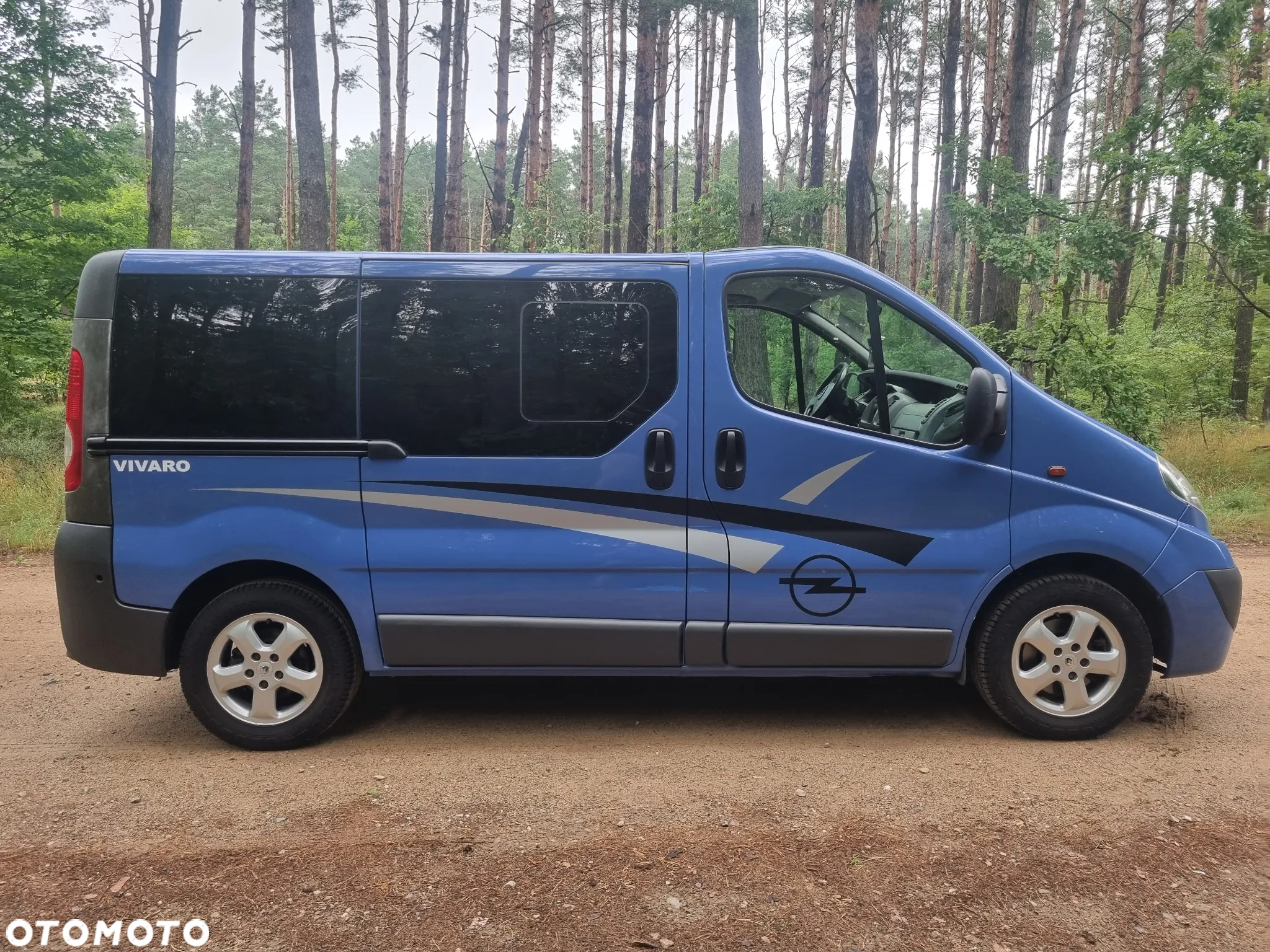 Opel Vivaro 2.5 CDTI L1H1 - 12