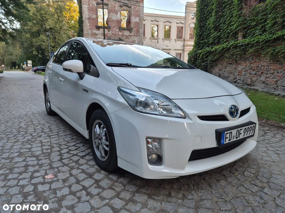 Toyota Prius (Hybrid) Sol - 1