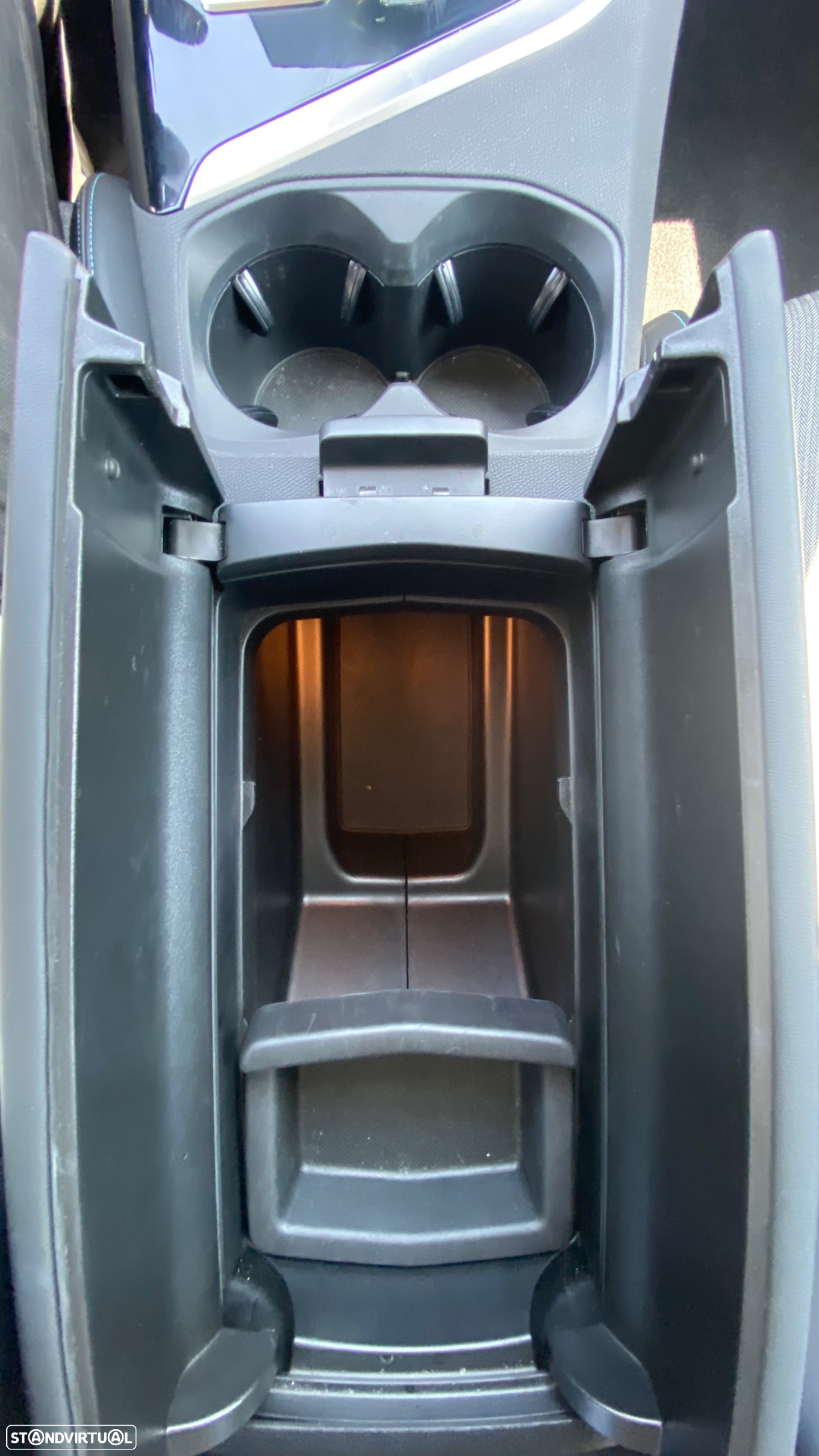 Peugeot 3008 1.6 Hybrid Allure e-EAT8 - 52